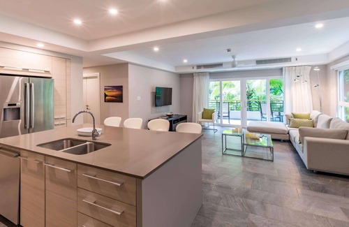 Ballena House | Ocean Side Luxury Condo at Elan with Three Bedrooms