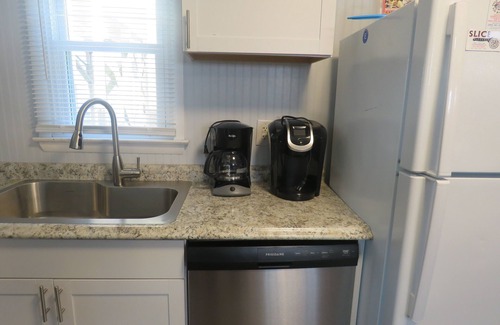 South Nags Head Cottage | Ocean side/romance/pet friendly/dishwasher/Nags Head