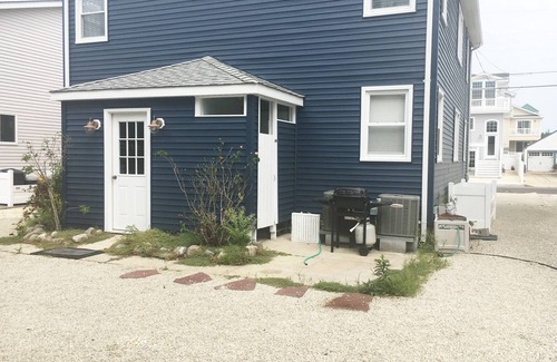Beach Haven Gardens House | Ocean side 3 Bdrm - 8 to beach - 1st floor, clean, bright & comfortable