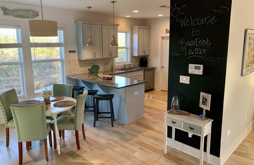 Ocean Springs House | Ocean Springs Beach Vacation Getaway! Private beach with breathtaking sunsets!