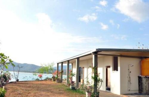 Sekongkang Villa | Ocean Surf Villa