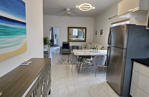 Venetian Road Settlement Apartment | Ocean Breeze w/city view.nApt safe-friendly area!n