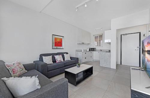 Maroubra Apartment | Ocean View 1 bedroom Private Apartment next to Maroubra Beach