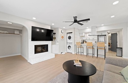 Bay Park Apartment | Ocean View 2-bedroom Luxury apartment with AC in San Diego