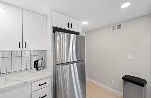 Bay Park Apartment | Ocean View 2-bedroom Luxury apartment with AC in San Diego