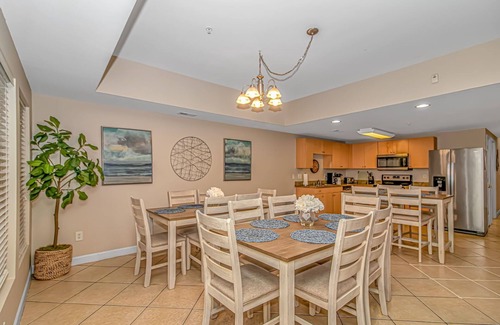 Cherry Grove Beach Condo | 🌊 Ocean View 🌊 2 Pools 2 Balconies 👣 150 ft to Beach 👣 Sleep Up To 16 People