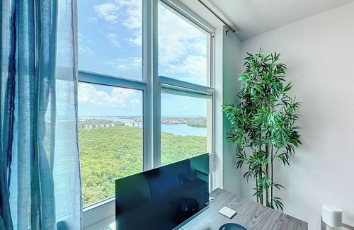 Ocean Ridge Apartment | Ocean View 3 Bedroom Apartment in Boynton Beach, Pool, Fitness Room + More!