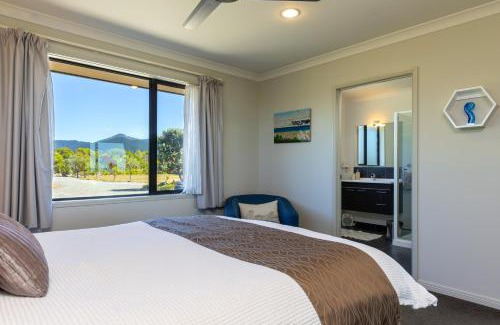 Rarangi Apartment | Ocean View Beachfront Apartment
