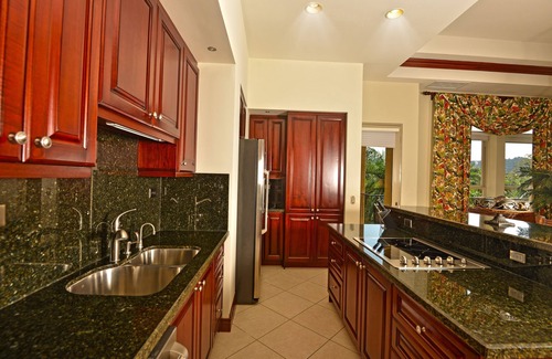 Herradura Condo | Ocean View, Bella Vista 3 bdr prime location