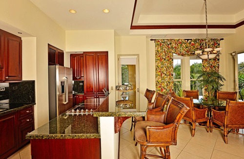 Herradura Condo | Ocean View, Bella Vista 3 bdr prime location