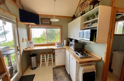 Anchor Point Cabin | Ocean-view Cabins on the Anchor Point Bluff