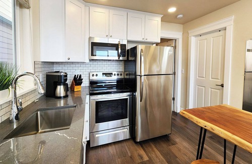Yachats House | Ocean View! Charming Home with Loft, Sleeps 6! Dog Friendly!