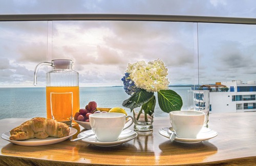 Urbanizacion Eliana Apartment | Ocean View APT in fabulous Cartagena de Indias, Beach Access, AC, Free WiFi