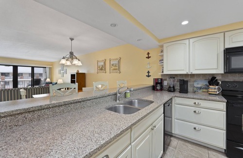 Cocoa Beach Condo | Ocean View Condo Steps from Pool and Beach with Tennis Court