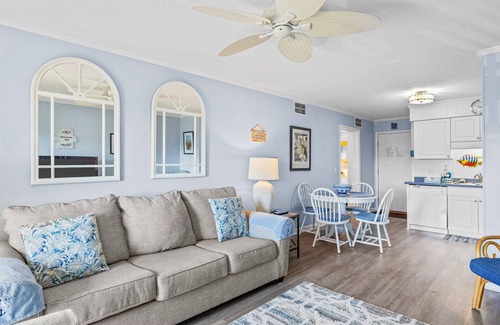 Morehead City Condo | Ocean view condo with pool access, central AC, WiFi, and private washer/dryer