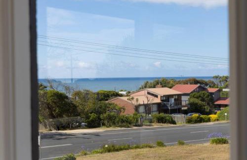 Surf Coast House | Ocean View Cottage - Anglesea