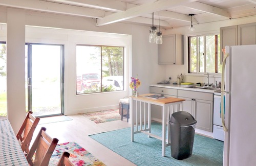 New Harbor Cottage | Ocean-view cottage near beach with deck, grill, & full kitchen