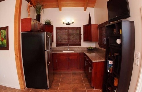 Hawaii Kai Cottage | Ocean View Cottage with Separate Suite