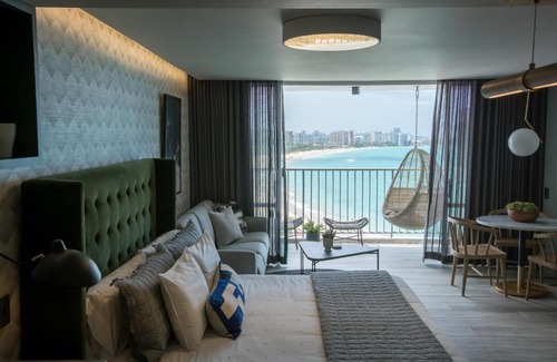 Isla Verde Apartment | OCEAN VIEW DELUXE SUITE: PVT. BEACH & POOL