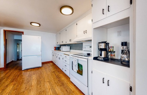 Netarts House | Ocean-view dog-friendly home with hot tub, large lawn, home office, & Ping-Pong
