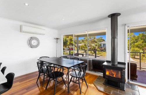 Rhyll House | Ocean View Escape w 3BR & 2BA