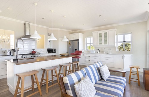 Sandbaai House | Ocean View Family Beach House