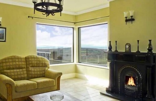 Ardnatrush Cottage | OCEAN VIEW, family friendly, with open fire in Adrigole, County Cork