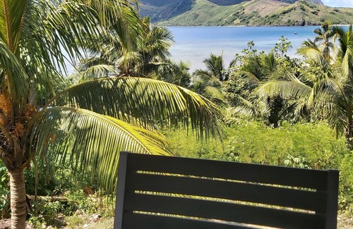 Wayasewa Island House | Ocean view garden homestay