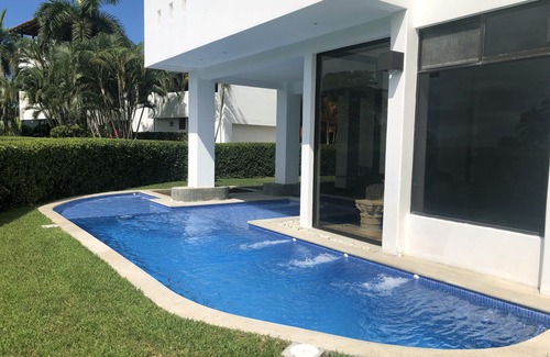 Playa Hermosa House | Ocean-View Home! New Remodel 2025! 4 BR, Rooftop Terrace, Sundeck, and SURF!