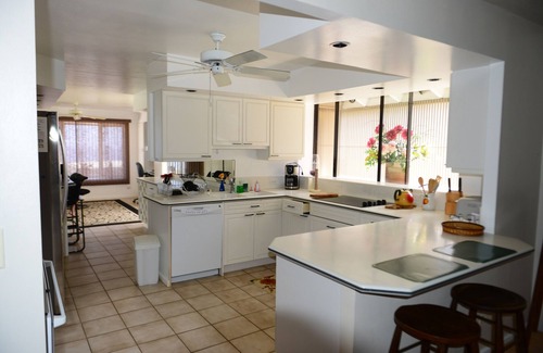 Waialae Iki Ridge House | Ocean View Home