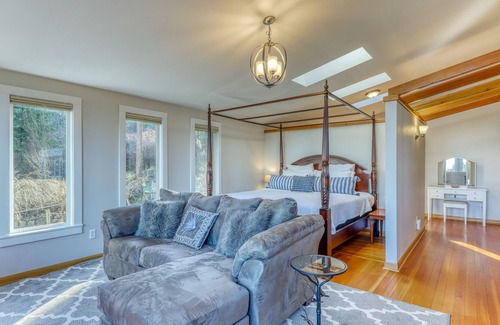 Coupeville House | Ocean view home w/ deck, firepit, water views of Puget Sound - walk to beach!