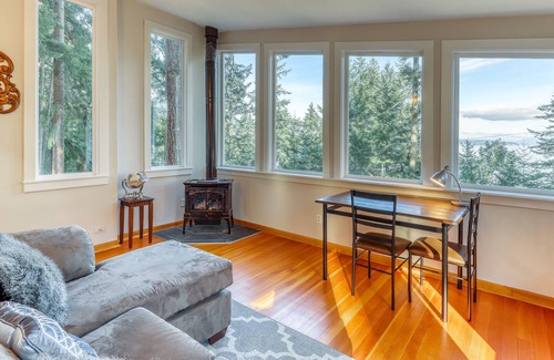 Coupeville House | Ocean view home w/ deck, firepit, water views of Puget Sound - walk to beach!