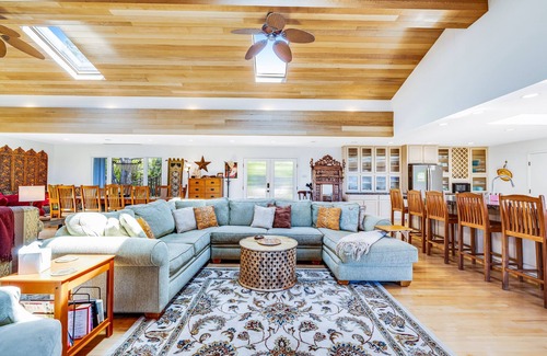 Gualala House | Ocean View Home w/Private Hot Tub, Deck & Fireplace - Walk to Cooks Beach