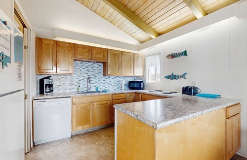 Newport House | Ocean-view home with beach access - walk to Nye Beach, shops, and dining