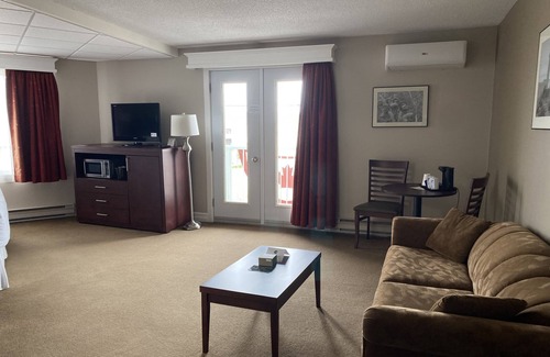Rocky Harbour Hotel | Ocean View Hotel