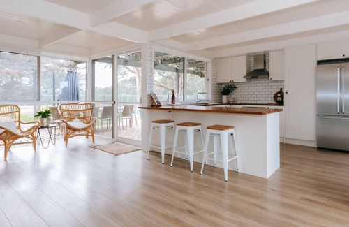 Red Hill South House | Ocean View House - Solar Heated Pool and Pet Friendly