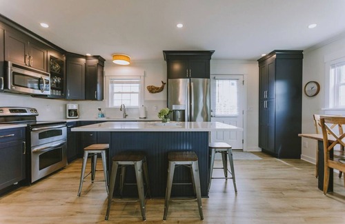 South Nags Head House | ★Ocean View l 4 King Beds l Fully Remodeled Coastal Retreat w/Modern Comfort★