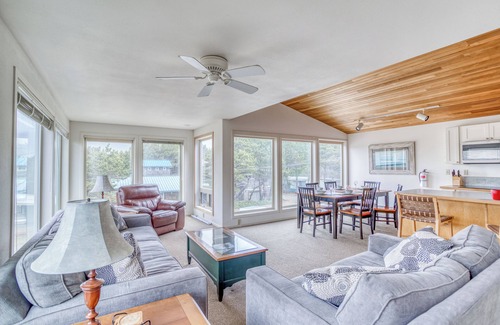Manzanita House | Ocean View Manzanita Home, Half Block To Beach