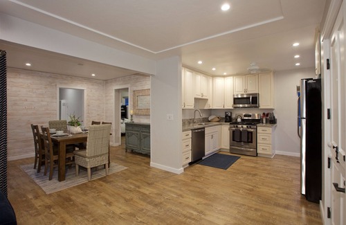 South Mission Beach House | Ocean View! One house to Beach, Clean and Spacious -South Mission