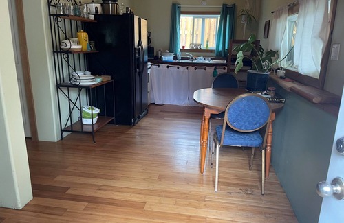 Lund Apartment | Ocean View OysterSuite at OysterBeds.ca and The Laughing Oyster Restaurant