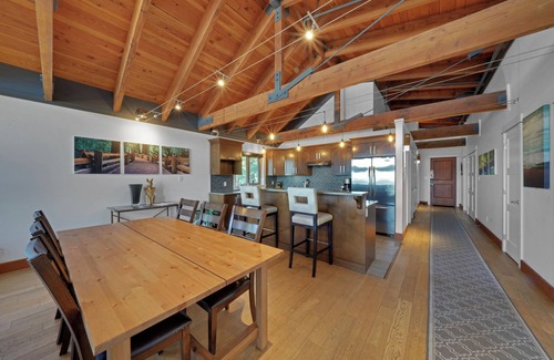 Ganges Condo | Ocean View Penthouse on Salt Spring Island - Unit 301.