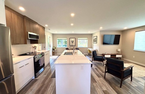 Sliammon House | Ocean View/Pet Friendly/Hobby Farm/New Home 2025