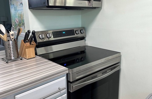 Sea Dunes Condo | Ocean View, Pool Front, Ground Level Condo REMODELED!