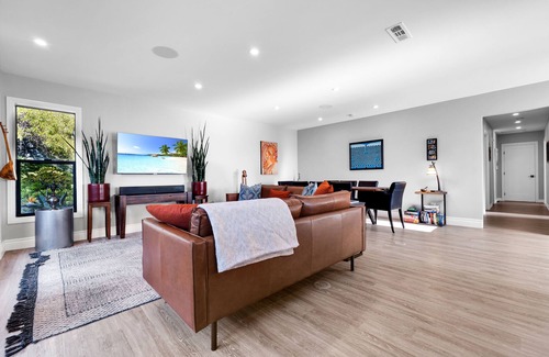 La Jolla Mesa House | OCEAN VIEW/Pool/Gourmet Kitchen/Outdoor Oasis near La Jolla! Sleeps 9 people!