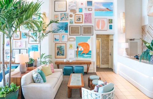 Diamond Head - Kapahulu - St. Louis Hotel | Ocean View Queen Room at Kaimana Beach Hotel | Right on the Beach