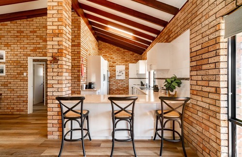 Guilderton House | Ocean View Retreat - Best Views in town