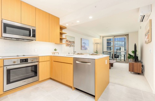 Ala Moana Condo | Ocean View Sky Ala Moana Condo w/Amazing Amenities Near Restaurants & Shops