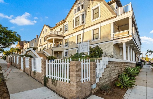 Bankers Hill Apartment | Ocean View Studio! Close to all