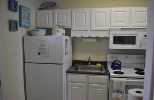 Midtown Ocean City Condo | Ocean View Studio Condo, Steps from the Beach, Balcony, Linens, Paper Goods, Beach Items - Unit 1
