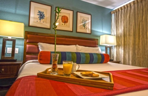 Pelican Key Resort | OCEAN VIEW STUDIO (Sleeps 4) Fabulous sunsets